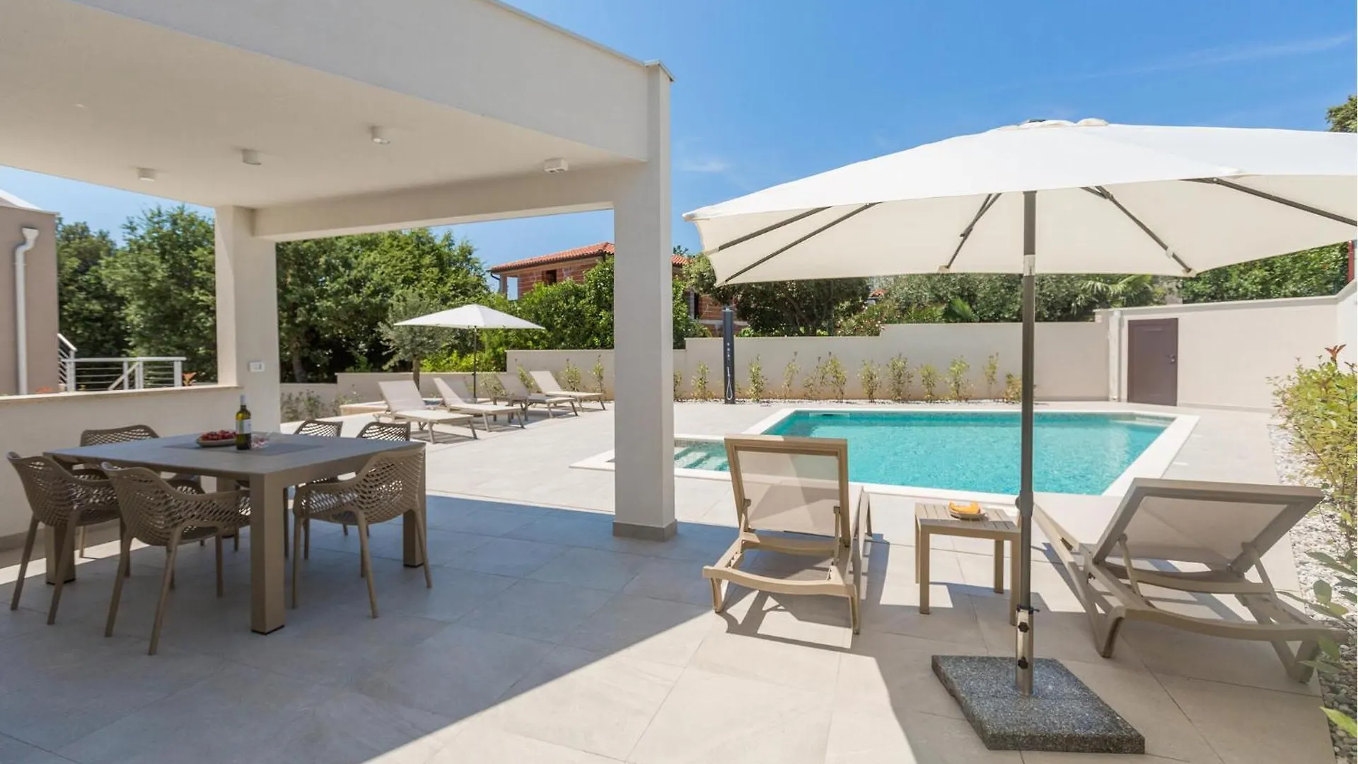 Awesome Home In Barbariga With Kitchen Holiday home